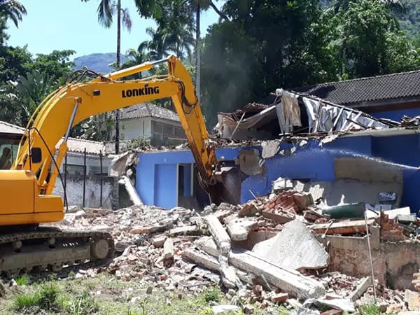 DEMOLIÇÃO DE CASA DEMOLIÇÃO DE CASA