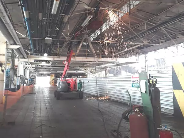 Demolidora retrofit - J.E.S Demolidora realizando preservação de fachada